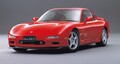 なぜ25年も前の国産中古車がアメリカで人気に？ 「GT-R」「RX-7」はさらに高騰！ “25年ルール”ってなんだ【クルマの経済学】