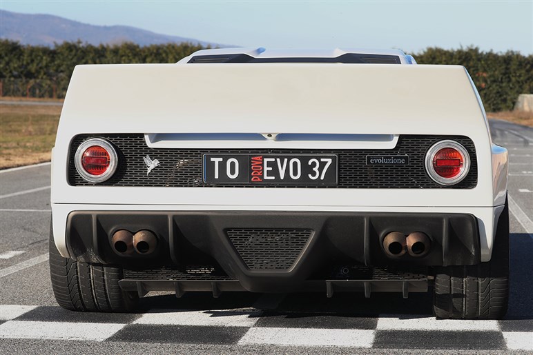 ランチアの伝説的マシン「ラリー037」が現代に復活！ 6000の希少モデルに日本からも注文が