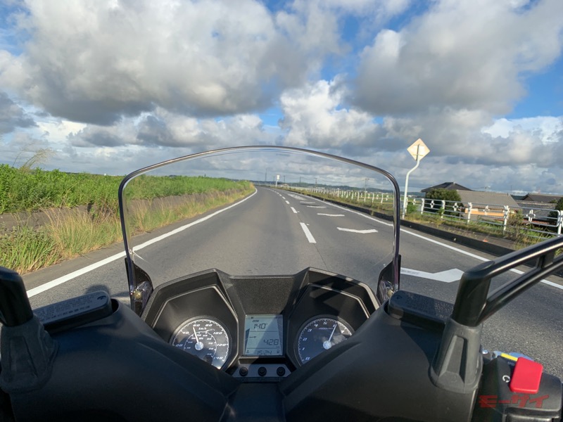 この巨体でリッター40km超え だと ビッグな125ccスクーター キムコ ダウンタウン125i Absをガチ燃費調査 モーサイ 自動車情報サイト 新車 中古車 Carview