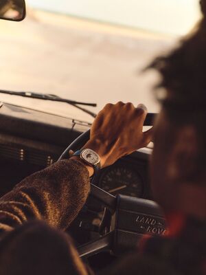 ノア × タイメックスの最新コラボレーションは、クラシックなオーバルケースにムーンフェイズ機能に注目──GQ新着ウォッチ