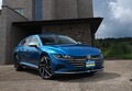 「最新モデル試乗」スタイルを楽しむワゴン。VWアルテオン・シューティングブレークが提案する美しい生活