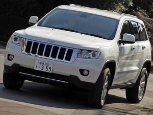 ジープ グランドチェロキーはプレミアムSUVのライバルたちに対抗すべく走りも質感も向上された【10年ひと昔の新車】