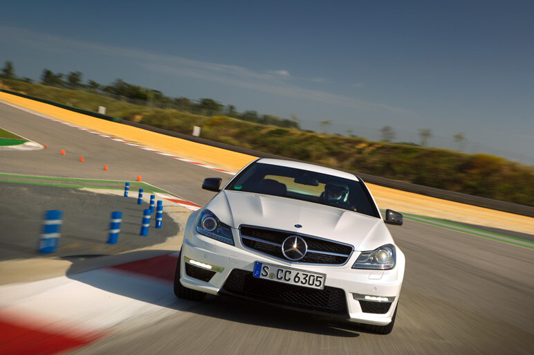 C63AMGクーペに試乗 珠玉の自然吸気、M156