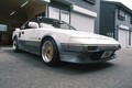 トヨタMR2と「賃貸ガレージハウス」で暮らす若者。“10万円以下”でも憧れのガレージライフは手に入るのか？