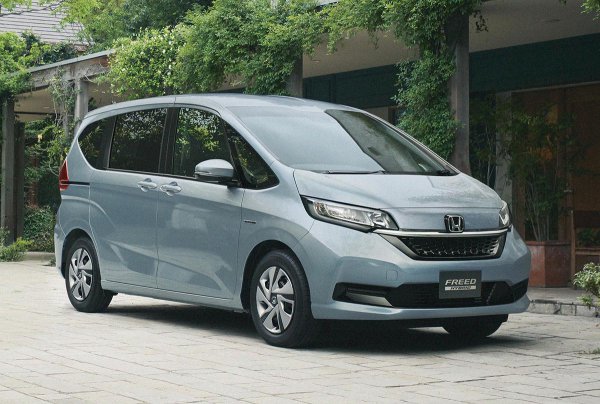 強敵トヨタ車より人気あり ホンダ フリード が売れている理由は ベストカーweb 自動車情報サイト 新車 中古車 Carview