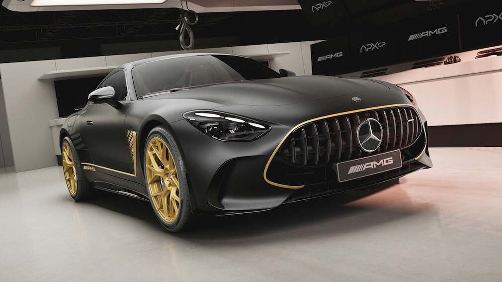 【ブラッド ピット主演の新作映画『F1』のための特別仕様車】メルセデスAMGが限定生産のGT 63 4MATIC+「APXGPエディション」を発売！