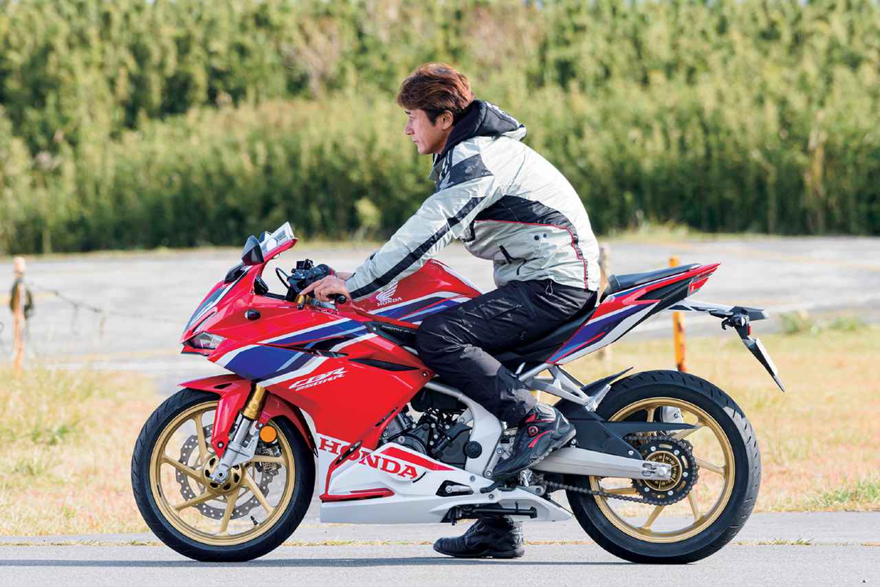 ホンダ Cbr250rr 徹底インプレ 高速道路 峠で分かった年型の走行性能と燃費を解説 伊藤真一のロングラン研究所 Webオートバイ 自動車情報サイト 新車 中古車 Carview