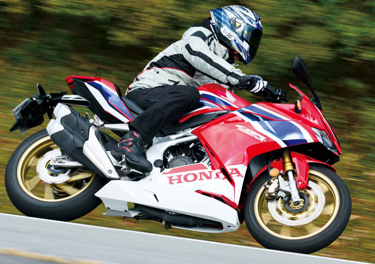 ホンダ Cbr250rr 徹底インプレ 高速道路 峠で分かった年型の走行性能と燃費を解説 伊藤真一のロングラン研究所 Webオートバイ 自動車情報サイト 新車 中古車 Carview