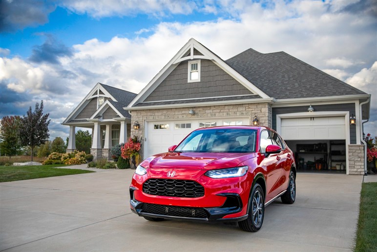 前年上半期599％増に「ハリアー／RAV4」も絶句。“個性派”ホンダ「ZR-V」人気の理由