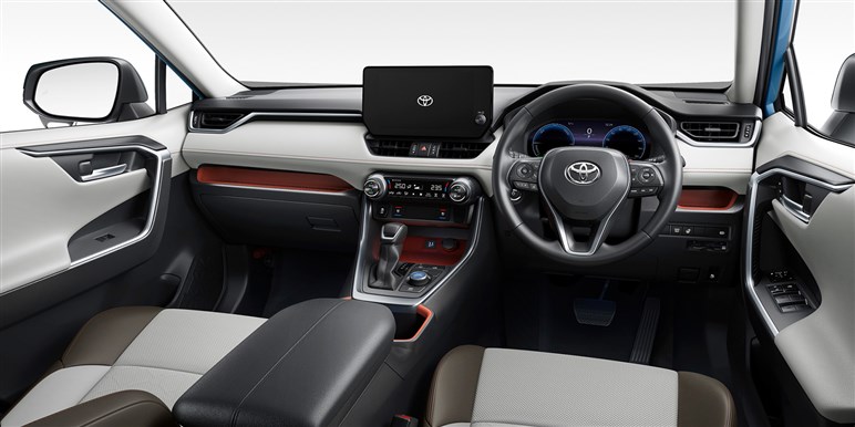 前年上半期599％増に「ハリアー／RAV4」も絶句。“個性派”ホンダ「ZR-V」人気の理由