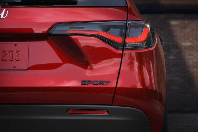 前年上半期599％増に「ハリアー／RAV4」も絶句。“個性派”ホンダ「ZR-V」人気の理由