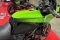 カワサキ「Z900RS CAFE」を往年の「GPZ900R」スタイルへ！ ドレミコレクションが外装キットの市販モデル最終型・装着車両を公開