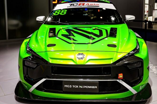 新型『MG5 XパワーTCR』が中国・重慶オートショーでワールドプレミア。今季TCRアジア参戦へ