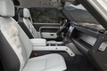 2026年版「ディフェンダー」 初のPHEV＆「オクタ」の強力ラインナップ形成