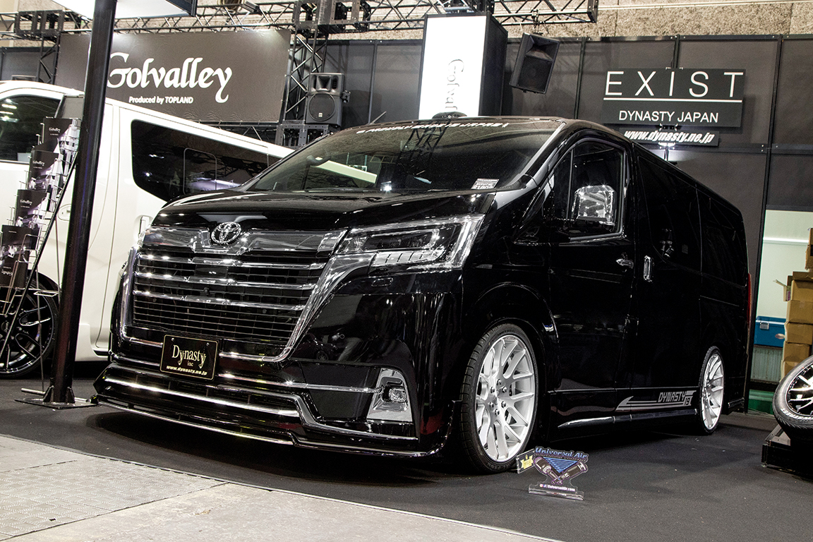 アル ヴァルが可愛く見える トヨタ グランエースの ドヤ感全開 衝撃カスタムモデル Auto Messe Web 自動車情報サイト 新車 中古車 Carview