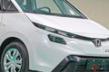 ホンダ新型「フィット」まもなく登場!? 3年ぶり顔面刷新の「斬新顔」モデルに「いかつい」の声も？ 細スギ「ヘッドライト」がカッコイイ中国の「新モデル」が話題に
