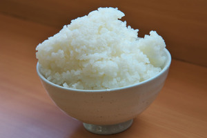 名神高速下り・伊吹PA「キッチン伊吹」：並盛りでもまるで冬の伊吹山！さらに大盛りご飯が無料サービス【SPめし】
