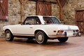 メルセデス・ベンツ「280SL」が約2580万円で落札！クラシックカーを初所有するクルマ好き富裕層に人気のモデル