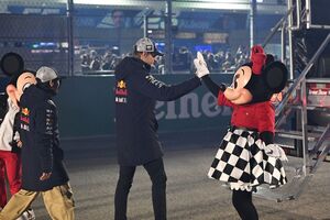 【コラム】ミッキーにレゴにハローキティに……ド派手な演出で度肝を抜いたラスベガスGP。F1が目指す将来の姿は「常にON」……一方で課題も