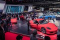 ポルシェ、911カブリオレやケイマン／マカンの新グレードなど公開