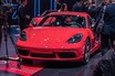 ポルシェ、911カブリオレやケイマン／マカンの新グレードなど公開