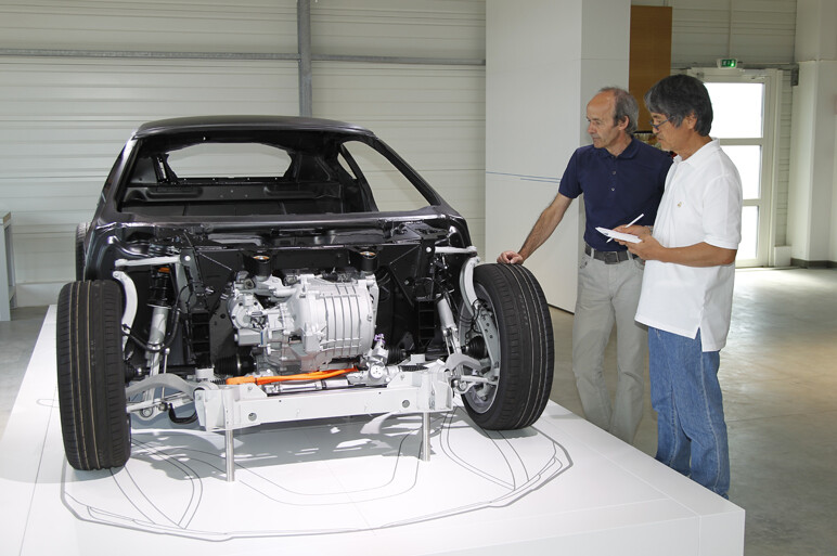 BMW i8 プロトに試乗。走り＆価格も大胆予想