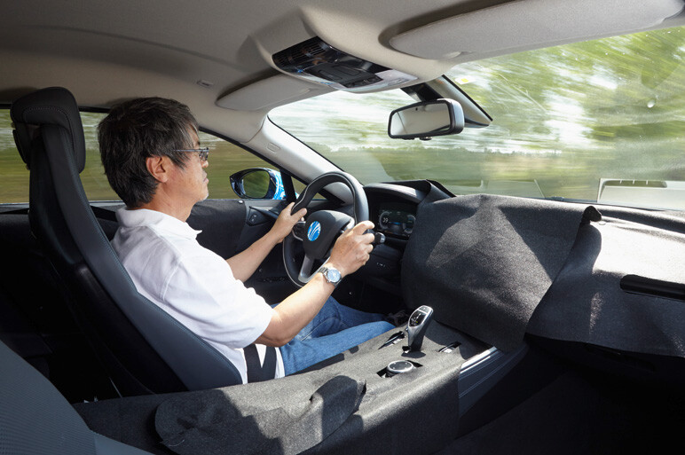 BMW i8 プロトに試乗。走り＆価格も大胆予想