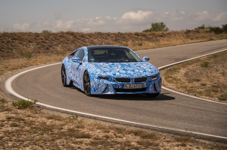 BMW i8 プロトに試乗。走り＆価格も大胆予想