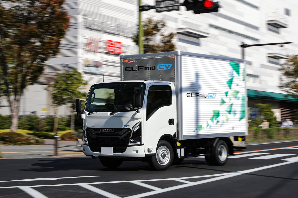 実質すべてのEVトラックが利用可能！　品川に日本初のトラック対応型「商用車専用充電ステーション」がオープン