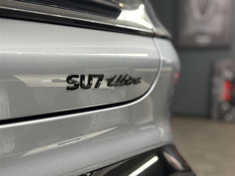 【日本導入の可能性も】ニュル最速EV、シャオミ「SU7ウルトラ」が密かに上陸してた!? 実車を見た印象は？