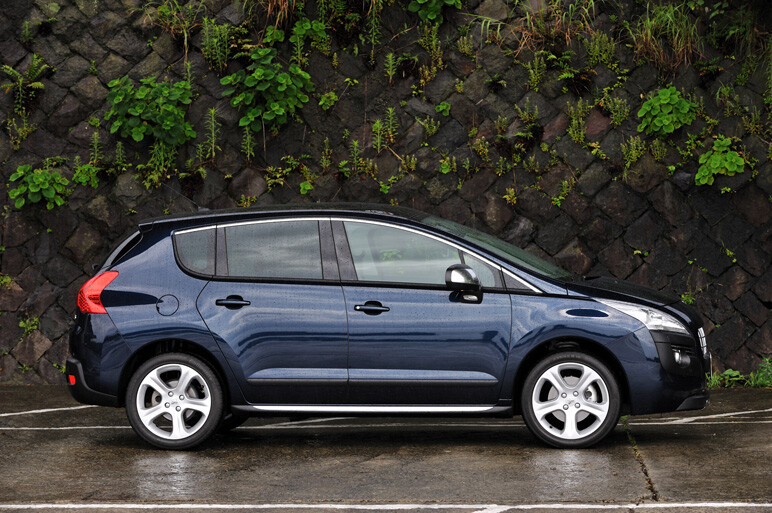 プジョー3008に試乗！ センス溢れる“笑う猫”