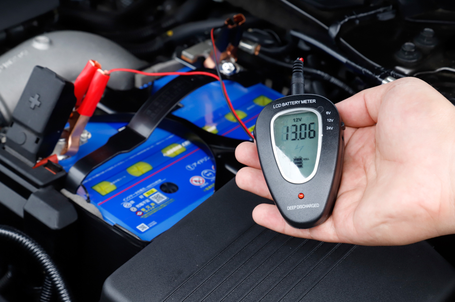 ハイブリッド車でもバッテリーが上がる Diyでのバッテリー交換が難しい訳 くるまのニュース 自動車情報サイト 新車 中古車 Carview
