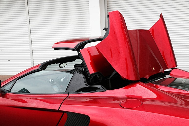 マクラーレン12Cスパイダー、クーペ同然の走り