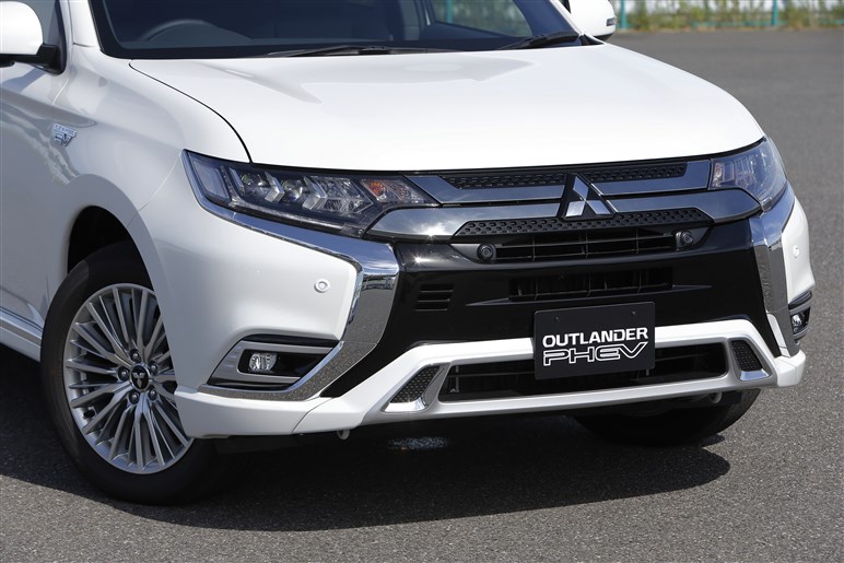 アウトランダーPHEV2019モデル発売　システムを9割刷新しEVらしさ追求