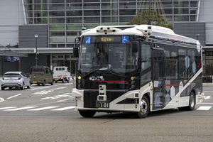 運転が自動になるだけじゃバスの無人化はムリ！　日本の運転士が行っている「きめ細やかな」サービスはどうなる？