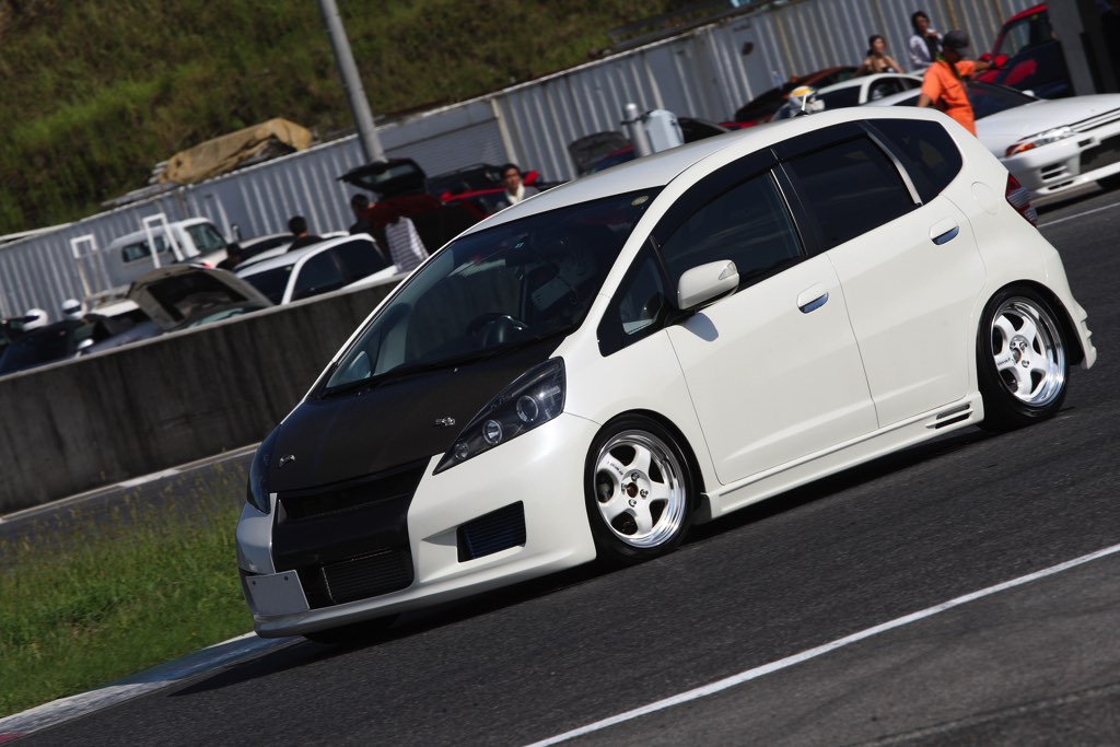 2代目フィット(GE6)1.3Lモデルを老舗がターボチューン！ 実測150馬力で