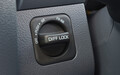 「LOCK」って一度も使ったことないけど出番はいつ？　4WD車に付いている「デフロック」とは
