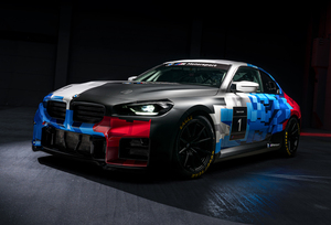 BMWのカスタマーレーシングのエントリーモデル「M2レーシング」が日本初登場