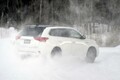 【試乗】雪道ベストなSUV！　モーターの緻密な走り以外の利点も見えたアウトランダーPHEV雪上ドライブ