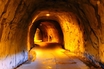S字カーブが美しいクネクネ素掘りトンネル　房総半島で出会った「奥米トンネル」