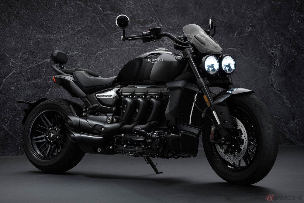 バイクに2 5リッターエンジン 量産市販車最大排気量のトライアンフ ロケット3 に ほぼ真っ黒の限定仕様車登場 バイクのニュース 自動車情報サイト 新車 中古車 Carview