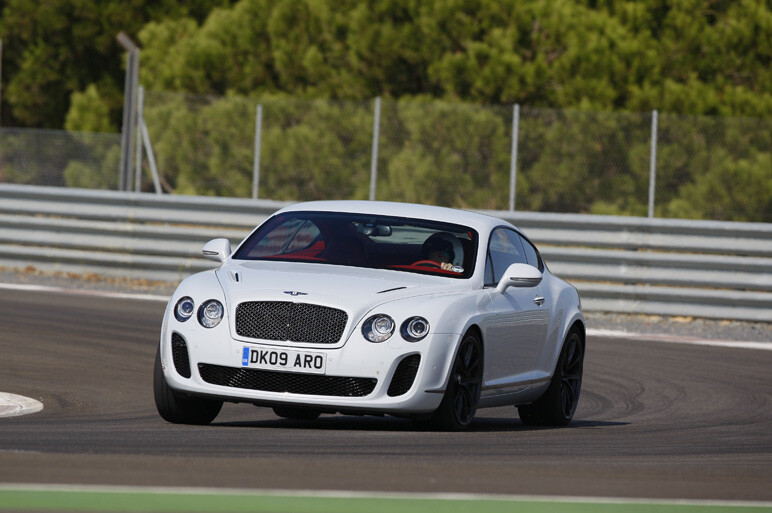究極のベントレー、スーパースポーツに試乗！