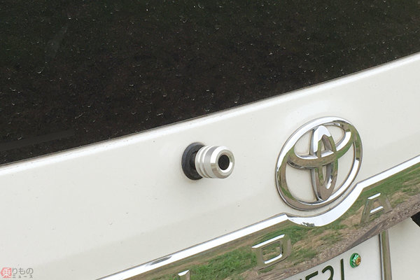 リアワイパーなぜ外しちゃうの 残ったボルトにキャップ あるとカッコ悪い 乗りものニュース 自動車情報サイト 新車 中古車 Carview