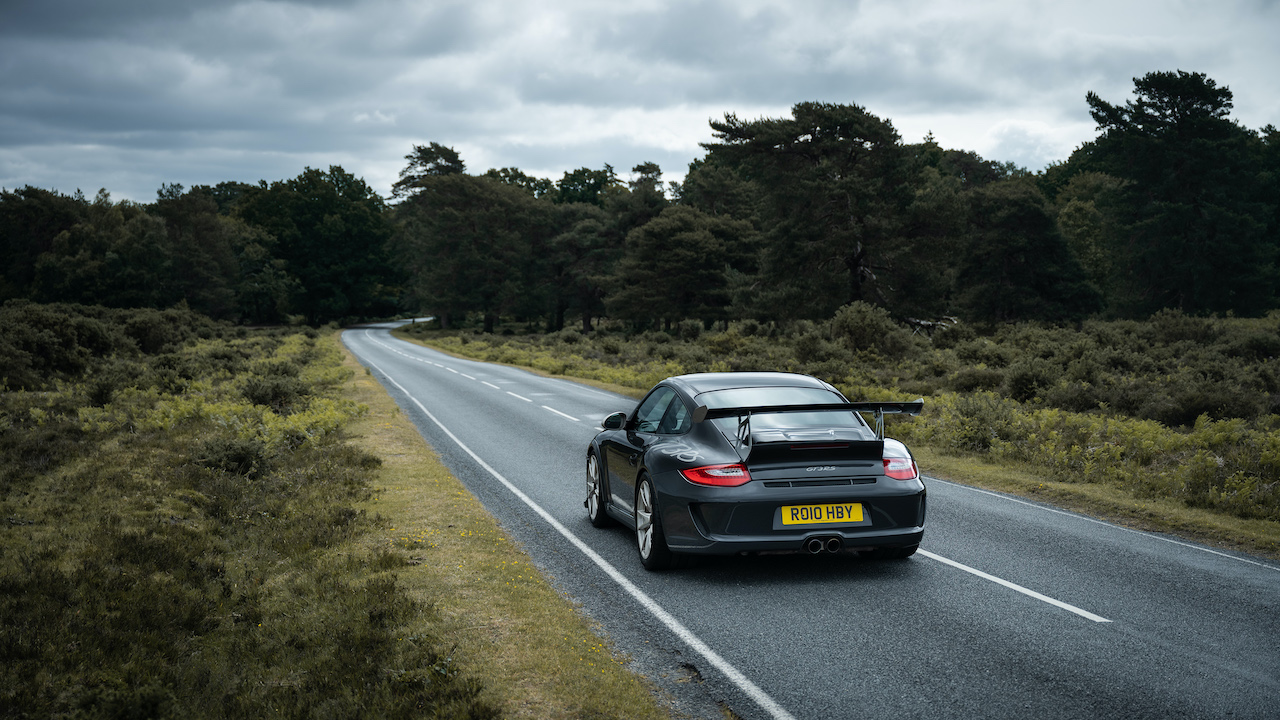 英国史上最も有名なポルシェ997 Gt3 Rs へーべー 愛にあふれた10年目のバースデードライブをレポート Genroq Web 自動車情報サイト 新車 中古車 Carview