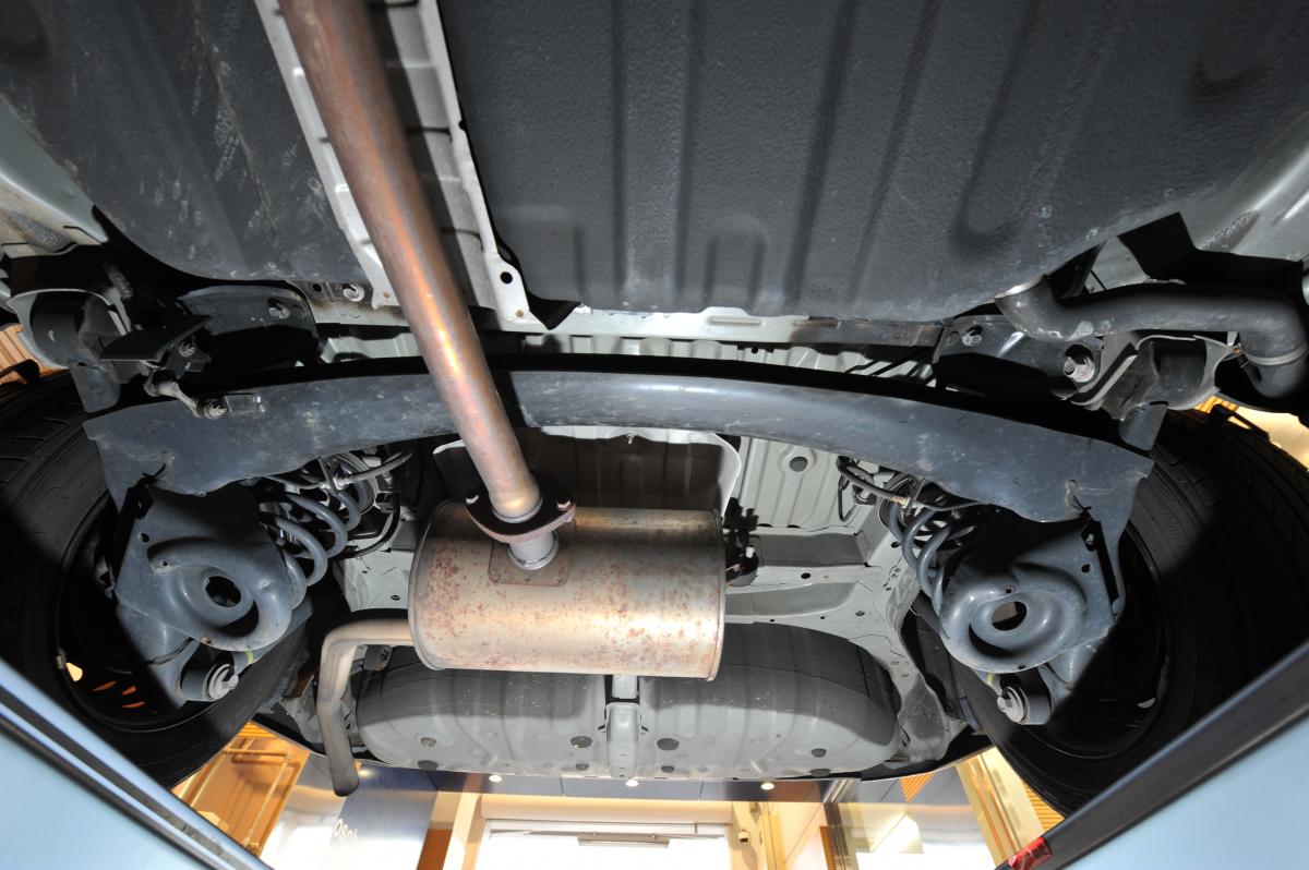 昭和のクルマ好きは 穴が空く のが当然だった いまどきのマフラーが 錆びない ワケ Web Cartop 自動車情報サイト 新車 中古車 Carview