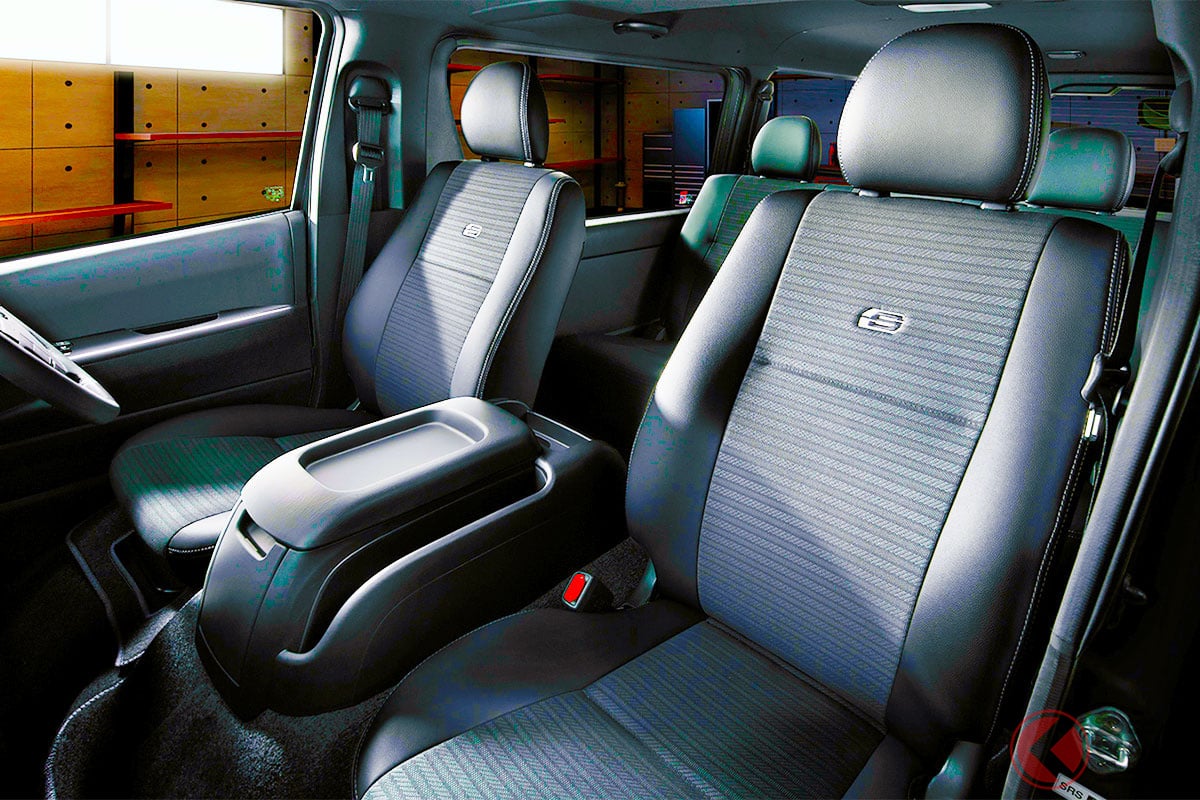 トヨタ新「ハイエース」発表に反響殺到！「めちゃカッコイイ」「超パワフルで足回りも最高」の高評価！ “豪華インテリア”も魅力な「特別モデル」スーパーGL“DARK PRIME S”がスゴイ！