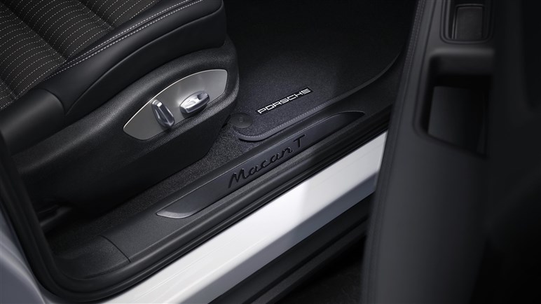 ポルシェ、新型マカンを1月25日に発表。EV化により人気SUVのデザインはどう変わる？