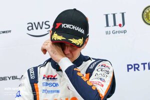 「深夜にカートを積んで連れて行ってくれた」家族の苦労を想い涙。フラガが初優勝の週末に得た自信