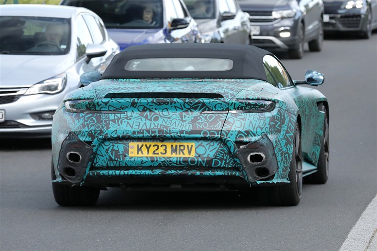 【720馬力超えのモンスター爆誕？】アストンマーティン「DB12」の“Sモデル”がマジで化け物…キミは戦闘機か？