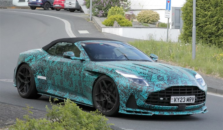 【720馬力超えのモンスター爆誕？】アストンマーティン「DB12」の“Sモデル”がマジで化け物…キミは戦闘機か？